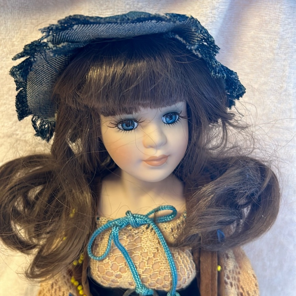 Porcelain doll 1960 era collectors choice fasion of century limited edition